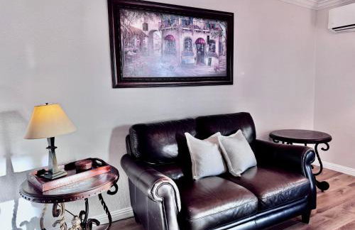 Quiet Comfort Suite 2B1B Skyline View - Photo 16