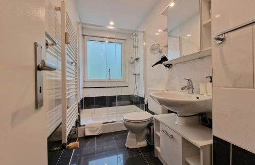 Modern Central Apartments near Hbf & Messe Essen - Foto 48