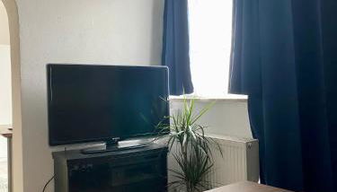 Gemütliche und voll ausgestatette 2 Zimmer Ferienwohnung am Wörthsee mit Terrasse, Grill, Schaukel, Doppelbett oder getrennte Betten fußläufig zu S-Bahn nach München und See, ideal zum Entspannen aber auch zum Arbeiten - Foto 4