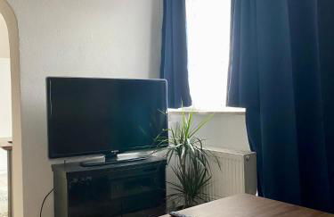 Gemütliche und voll ausgestatette 2 Zimmer Ferienwohnung am Wörthsee mit Terrasse, Grill, Schaukel, Doppelbett oder getrennte Betten fußläufig zu S-Bahn nach München und See, ideal zum Entspannen aber auch zum Arbeiten - Foto 4