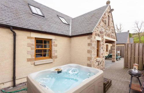 Appletree Cottage at Williamscraig Holiday Cottages - Photo 1