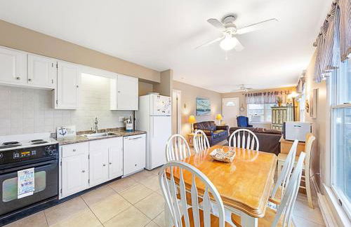 Wifi, Ourdoor Shower, Porch Ocean Side 1St Floor Duplex, A Short Walk From The Best Lbi Attractions, A Small Park, And The Beach, - Foto 11