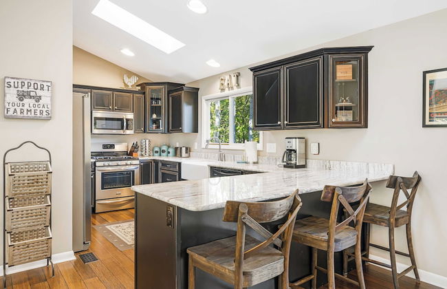 Cabin in the Sky by Avantstay Deck w/ Views - Foto 14