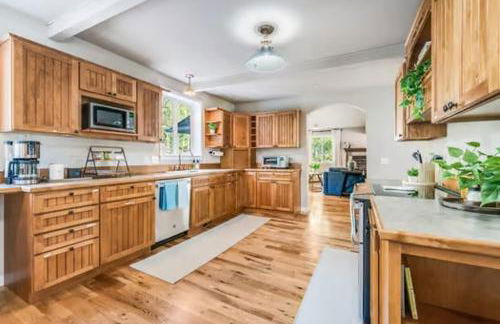 Hillside Cottaga- Private pond, hot tub, game room, by ONP - Foto 14