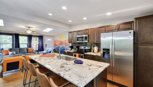 Moshannon Tree-lined Pocono Retreat w/ Hot Tub, Firepit & Pool Table - Foto 2, Other