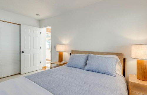 Oceanside Escape with Stunning Views Walk to Beach! - Foto 28