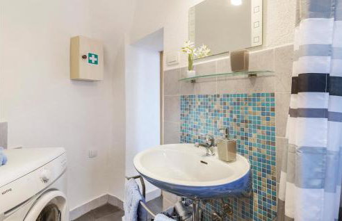 Four-Bedroom Holiday Home Labin With Sea View 08 - Photo 33