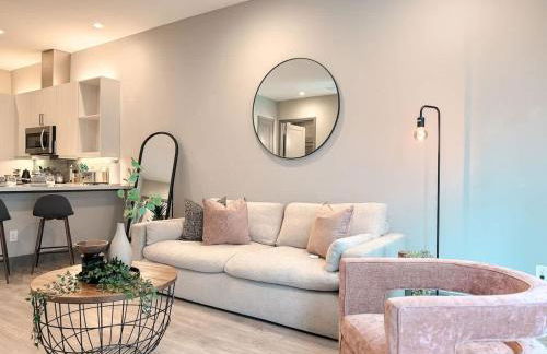 The Nichols Getaway - Fort Worth - SameDay Booking - Photo 8