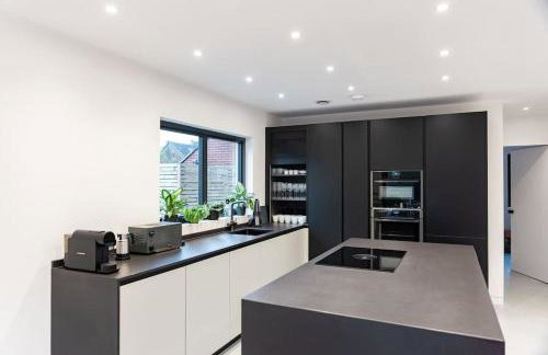 The Bowie is a David Bowie themed Smart House - Foto 42