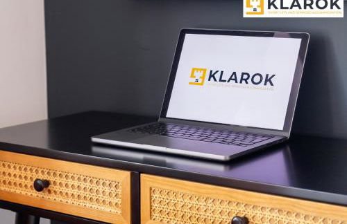 Four Bedroom Semi Detached House By Klarok Accommodation Peterborough With Free Parking & Garden - Foto 24