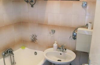 Apartment 51 - Photo 11