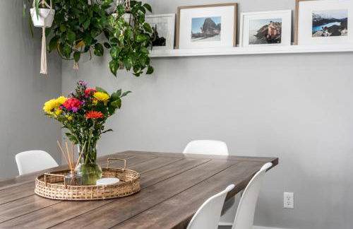 8 Beds 2 Full Kitchens Fenced HUGE Yard & Parks! - Foto 16