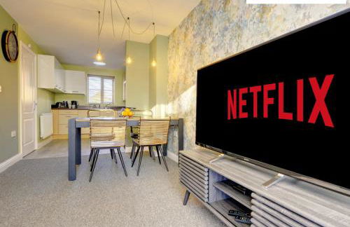 LARGE 4 Bedroom Semi-Detached House Sleeps 7 By Klarok Short Lets & Serviced Accommodation - Foto 14