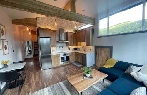 Blue Owl - Tree House Views! Couples Getaway! - Foto 1