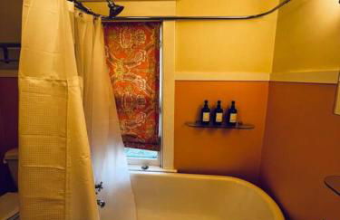 4 Bedroom DC's Best Location with Parking, Walk to Clarendon Metro, Shopping and Nightlife! - Foto 26