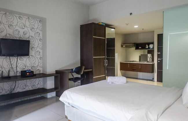 Classic Modern Studio Room Apartment at The Square Surabaya - Photo 14