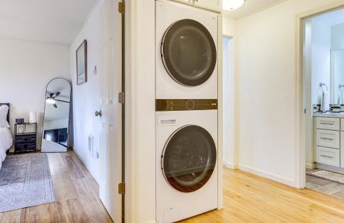 Water Views and Hot Tub Kims Kastle in Stanwood! - Foto 13