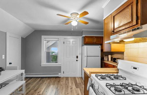 2BR Apartment Near Downtown Stamford I Pets OK - Photo 13