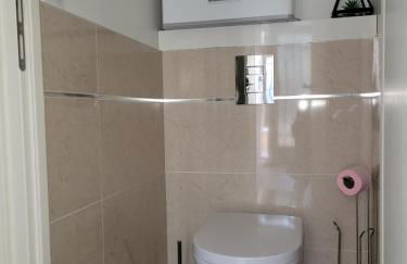 Paris par métro 4 - RER B - calme - patio privé - Foto 8