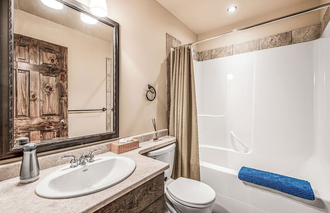 Southpoint 25 Two Bdrm Ski In Out HotTub - Photo 18