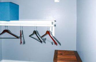 Lucky Charm 4 Bedroom Mid-City Apartment - Photo 13