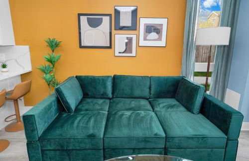 Spacious 3BR Family Oasis Sleeps 8 with Free Parking Near Medical District, Douglas Park and University of Illinois Chicago - Foto 12