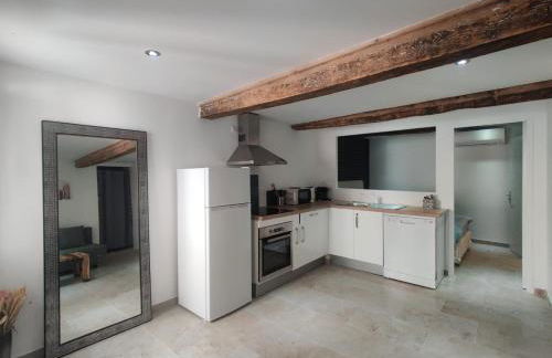 Logement neuf centre du village aux pieds du château - Foto 9