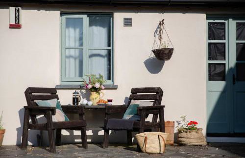 Honeysuckle - Photo 2