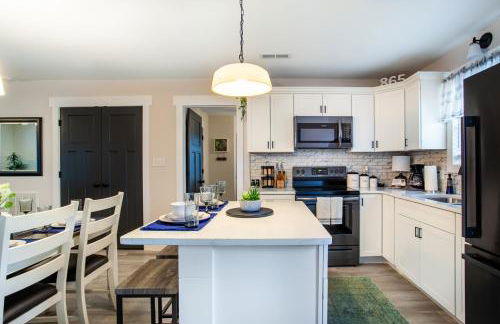 Blue Valley Inn - Hot Tub & Spacious Play Area! - Foto 20