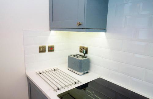 West Lodge, High Street - Foto 3