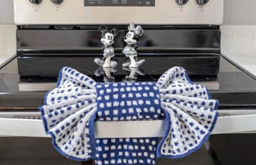 580 - Stunning Renovated Home with Large East Facing Pool Deck Overlooking Preservation Area and Games Room - Foto 14