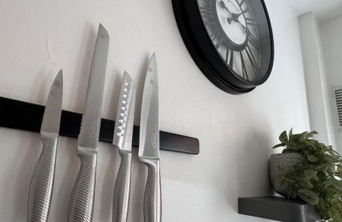 Stylish 3-Bedroom Home, Patio & High-Speed Wi-Fi - Foto 53