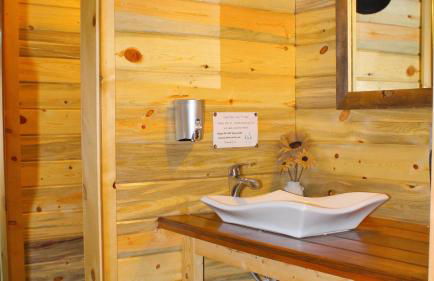 Canyonlands Barn Cabin with Loft, Full Kitchen, Dining Area for Large Groups - Photo 14