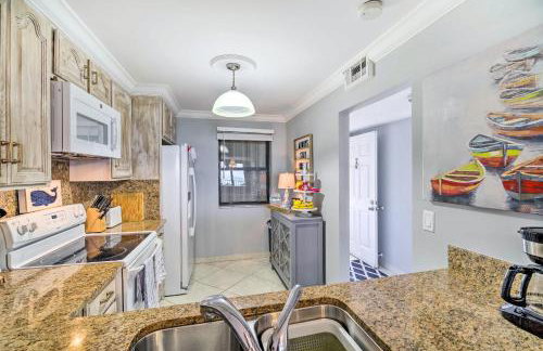 Lovely Fort Pierce Condo, Walk to Beach! - Foto 10