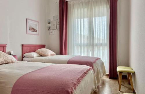 La Bodega del Mar - Luminoso y céntrico apto con piscina en verano y parking - Foto 44