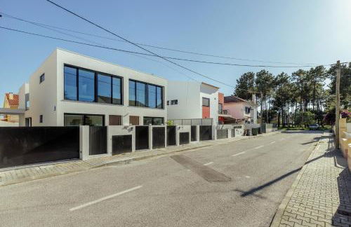 SereneScape Villa - Fernão Ferro - Foto 57