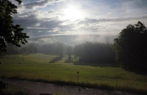 Idyllisches Häuschen im Grünen - Foto 1