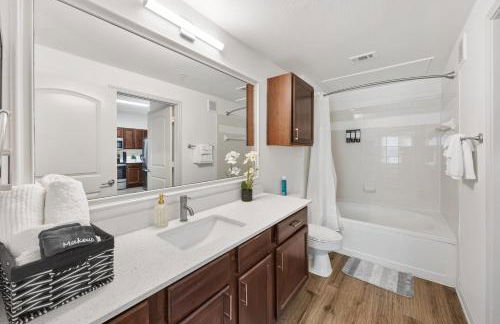 Brightshaven CoolSprings, Modern 1Bed with EV Parking in Frisco - Foto 10