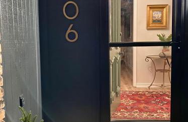 Designer Single Story 4 bed 3 bath home in mid-century style with big backyard and garage - Foto 2