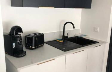 T2 - 1 ch - Garage privé - Balcon - 15 min du lac - Photo 8