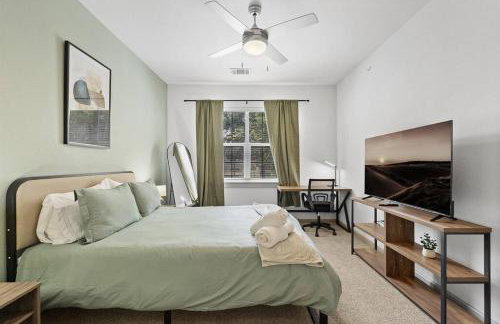 Luxe 2B/2B Getaway - Pool, Gym, Garage, Pet Wash - Foto 7