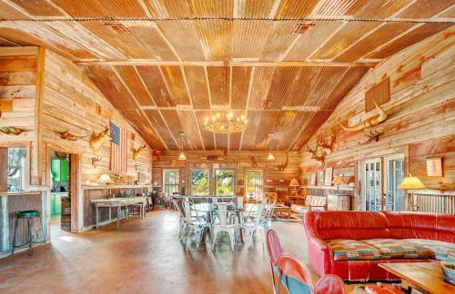 Luxury Airstream Campsite Nestled Beneath Oak Trees Outside of Austin, Texas - Foto 60