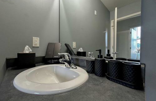 West Loop - City Views With In & Out Parking 2 - Photo 57