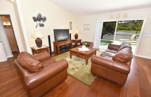 Lakeside 4-bed Pool Home At Villa Sol 4 Bedroom Home by Redawning - Foto 14