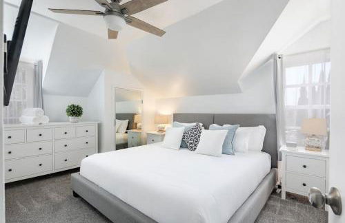 3 Bedroom 2 Bath House with Parking - 10 Guests - Foto 1