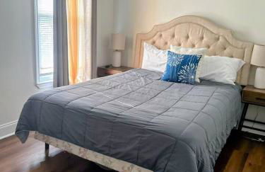 Modern 5BR with Full Kitchen, Game Room, Fenced Yard and BBQ Grill - Foto 23