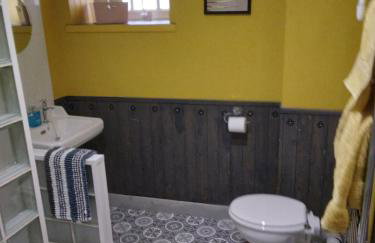 Cosy central 2 bedroom apartment - free parking - Foto 17