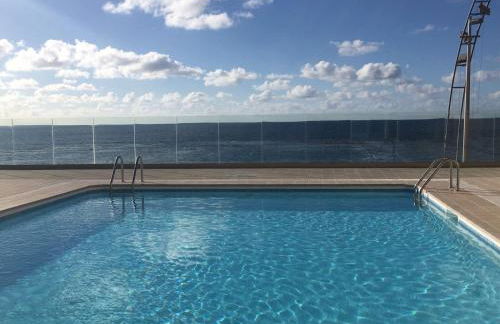 Piso con piscina y garaje en la Playa de Las Canteras - Foto 1