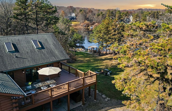 Deer Haven Cabin by Avantstay Waterfront Dock Firepit - Photo 58