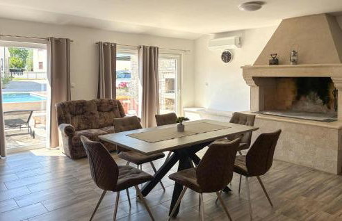 Three-Bedroom Holiday Home In Rebici - Photo 7